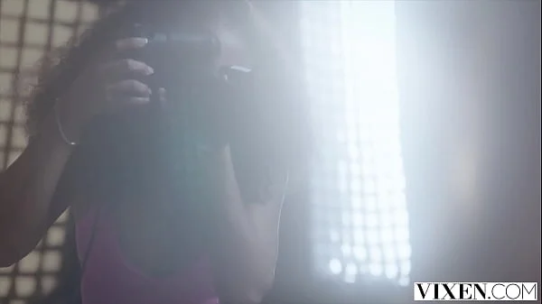 VIXEN Stunning beauty Olivia orgasms & squirts intensely