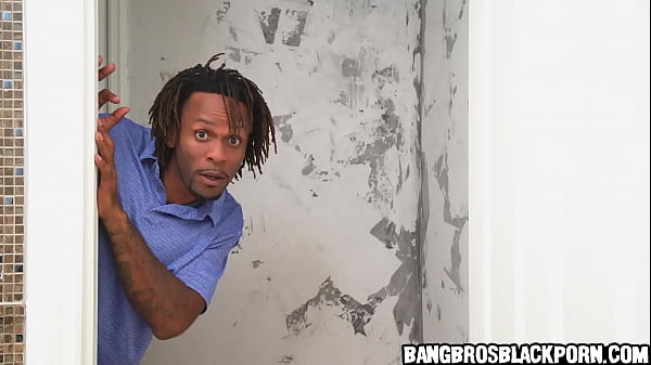 He was spying on her while she was in the shower. - ebony porn