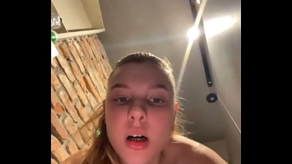 Teen shaved_pussy poses Video