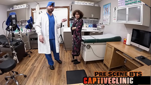 Sexy Teen Girl models in blowjob